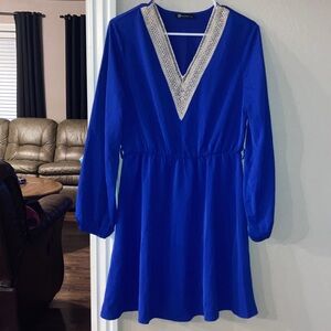 NWOT Pretty Garden royal Blue V-Neck cream lace Dress M